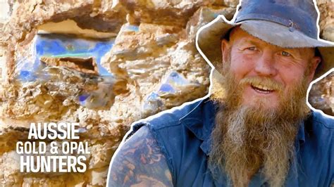The hit series returns Thursday, 8 October 2020 at 730pm on Discovery and follows six opal-hungry teams across three states on their quest to find a fortune. . Les walsh opal hunters burns update